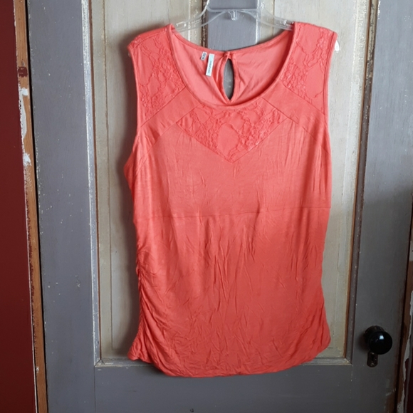 Maurices Tops - Maurices coral tank top lace detail